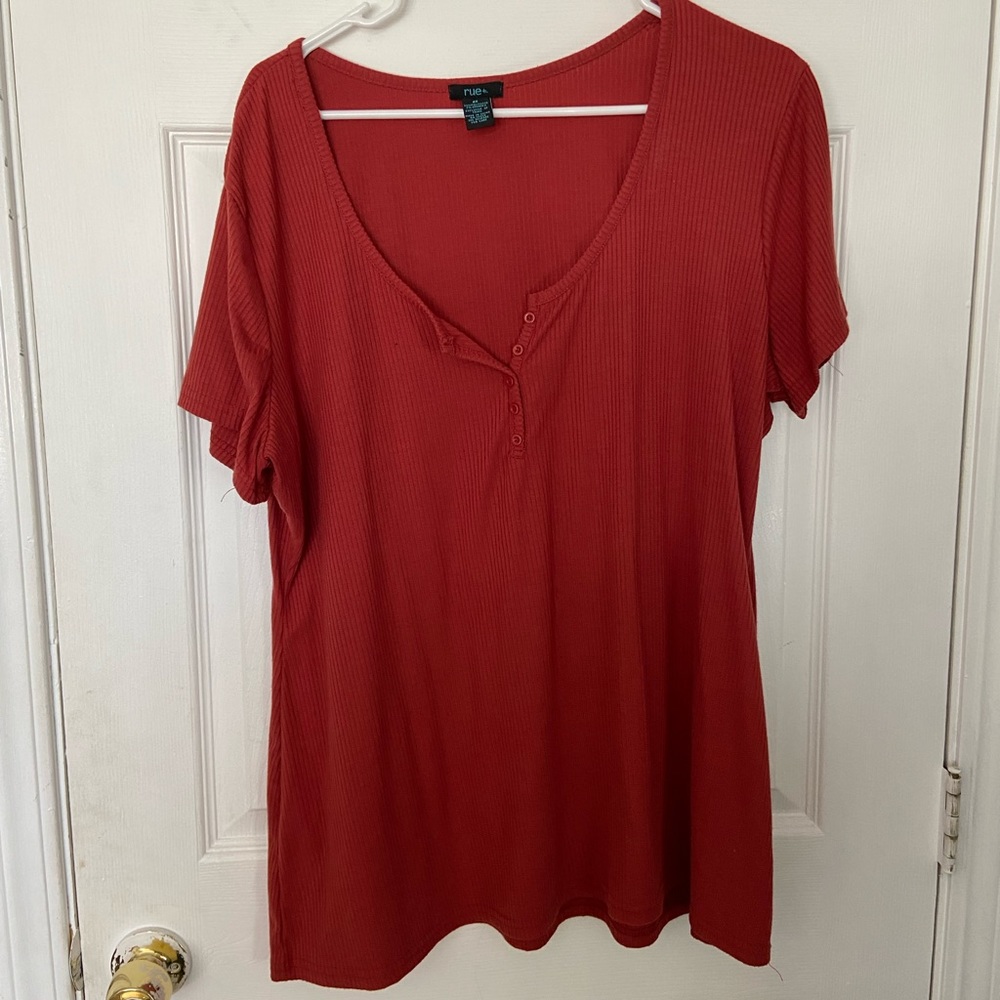 Rue21 size 4x v neck button too